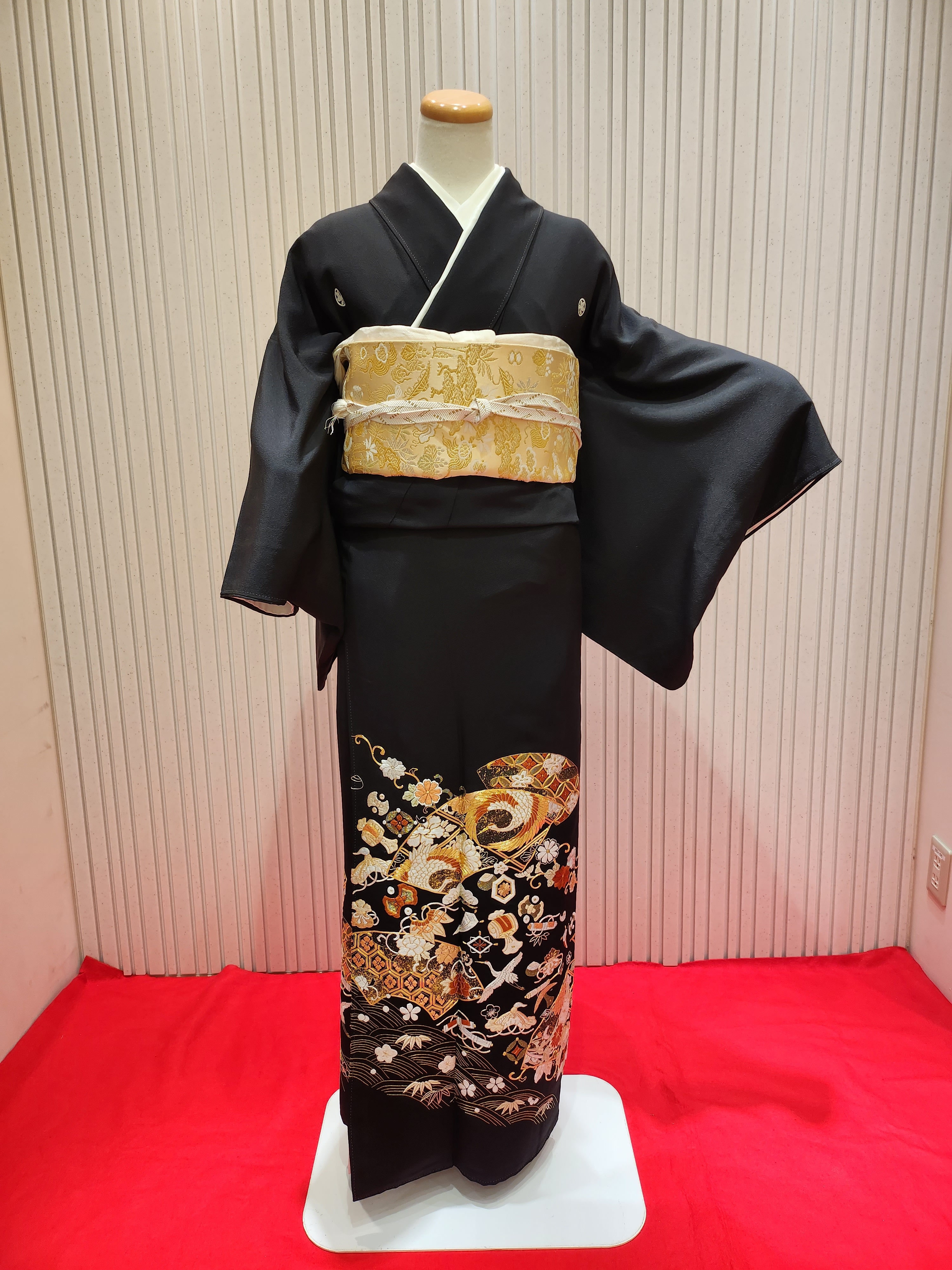 日本橋タカシマヤ店より*ご列席衣裳フェア開催中! 人気の黒留袖 日本橋タカシマヤ店より*ご列席衣裳フェア開催中! 人気の黒留袖